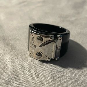Louis Vuitton Lock Me Black/Silver Ring